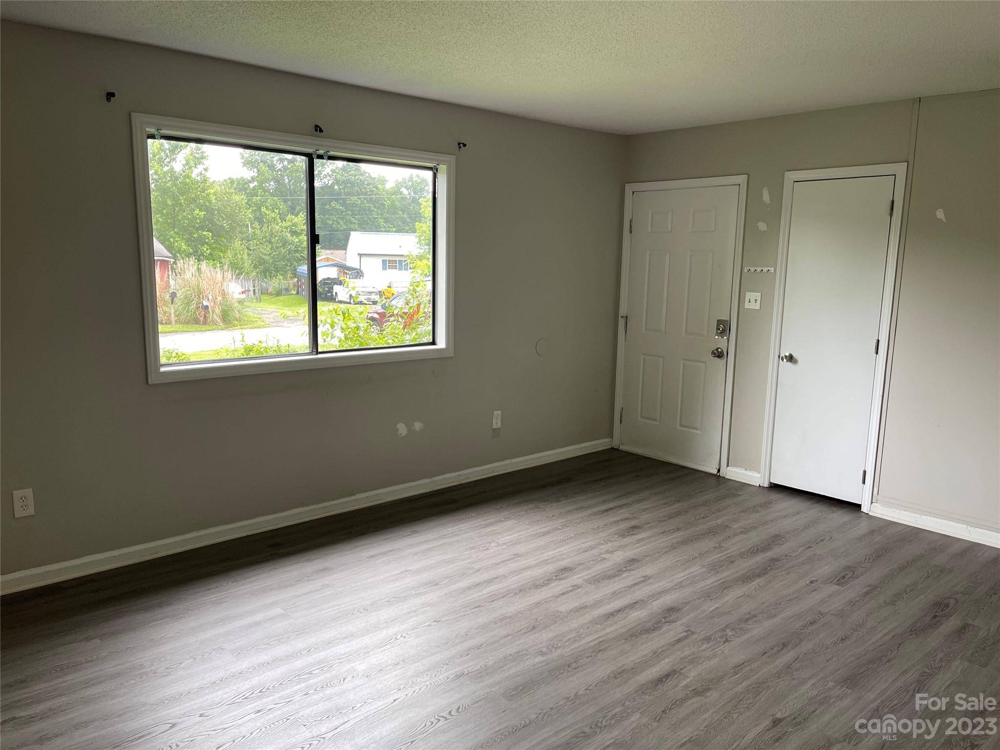 Dallas, NC 28034,1008 Academy CIR