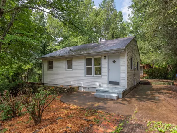 Asheville, NC 28806,92 Appalachian WAY