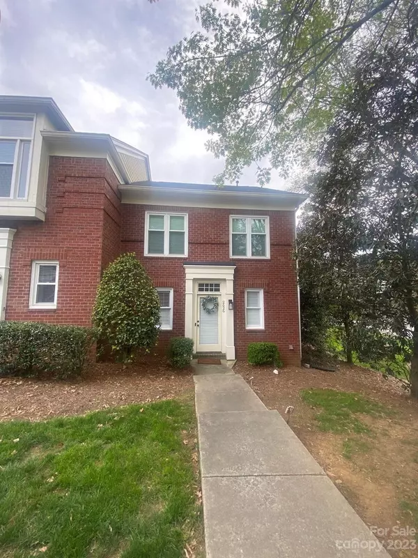 2626 Dilworth Heights LN, Charlotte, NC 28209