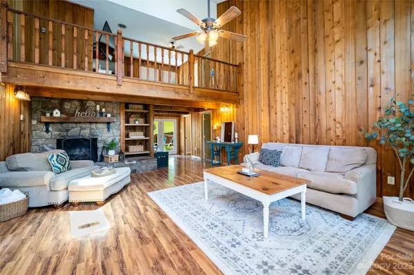 Waynesville, NC 28786,78 Dutch Apple LN