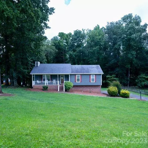 4364 Creekridge LN, Kernersville, NC 27284