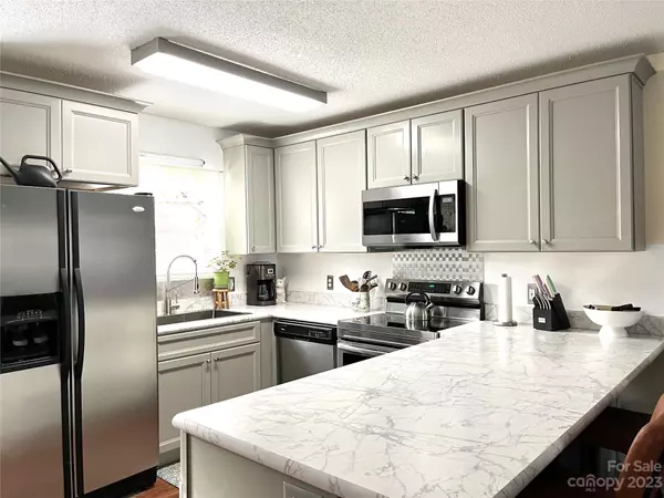 Conover, NC 28613,102 Brandywine DR NE #N3