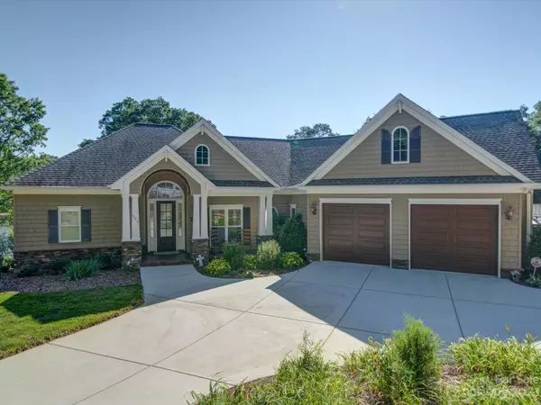 434 Shoreline DR, New London, NC 28127