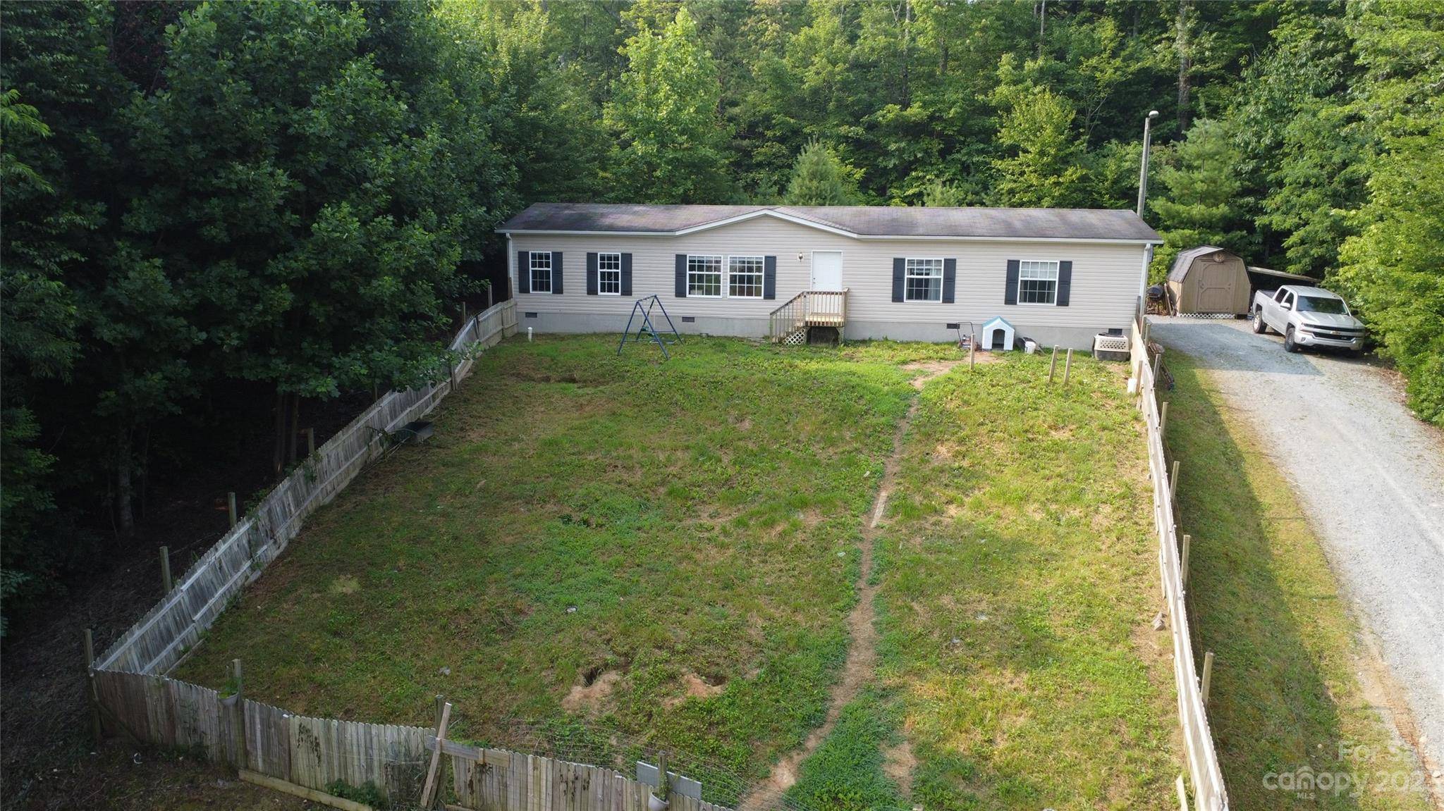 Penrose, NC 28766,140 Ladybug LN