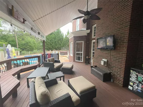 Tega Cay, SC 29708,734 Fairway Point DR