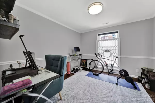 Charlotte, NC 28202,328 W 6th ST #5