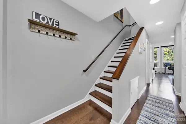 Charlotte, NC 28202,328 W 6th ST #5