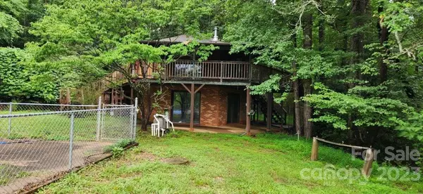 Granite Falls, NC 28630,5004 Myers RD