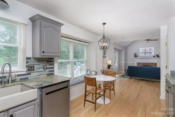 Asheville, NC 28805,2 Fox Lair CT