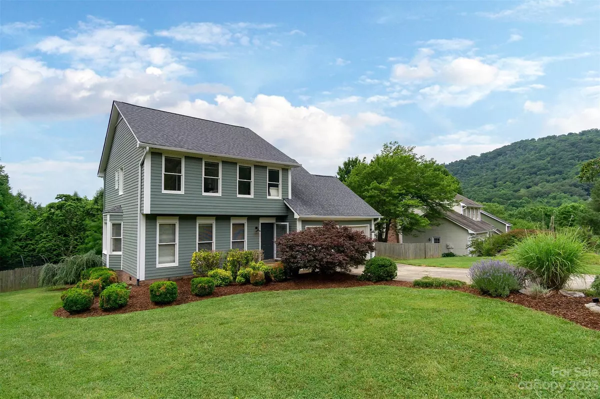 Asheville, NC 28805,2 Fox Lair CT