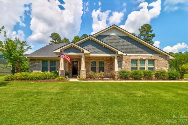 104 N San Agustin DR, Mooresville, NC 28117
