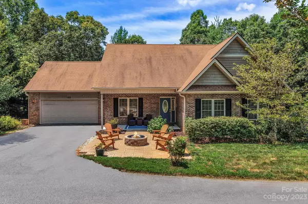 Flat Rock, NC 28731,103 Saddle Top RD