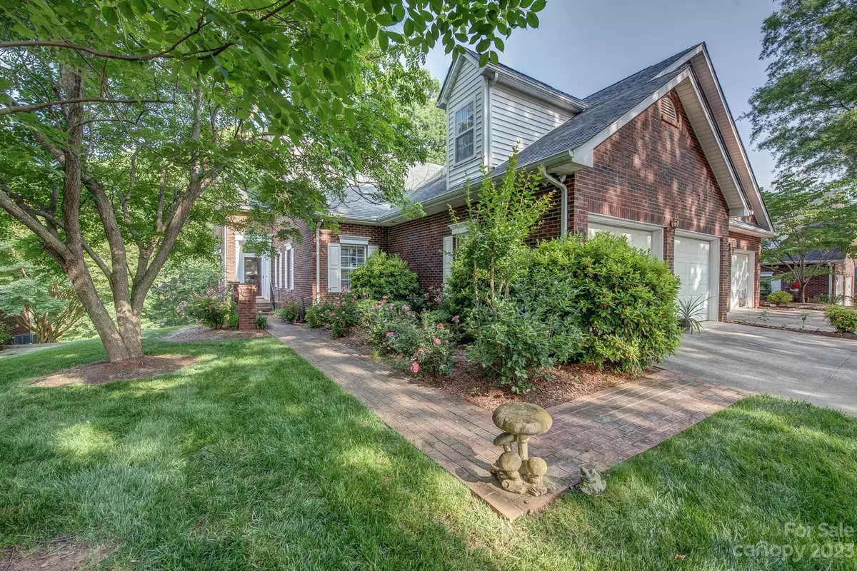 Shelby, NC 28150,110 Columns CIR