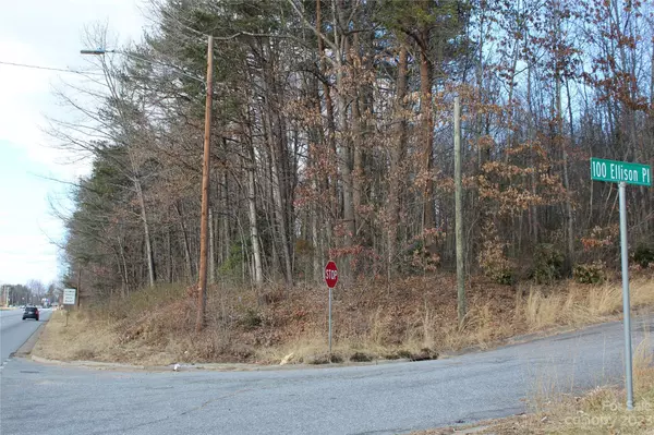 000 Ellison PL, Lenoir, NC 28645