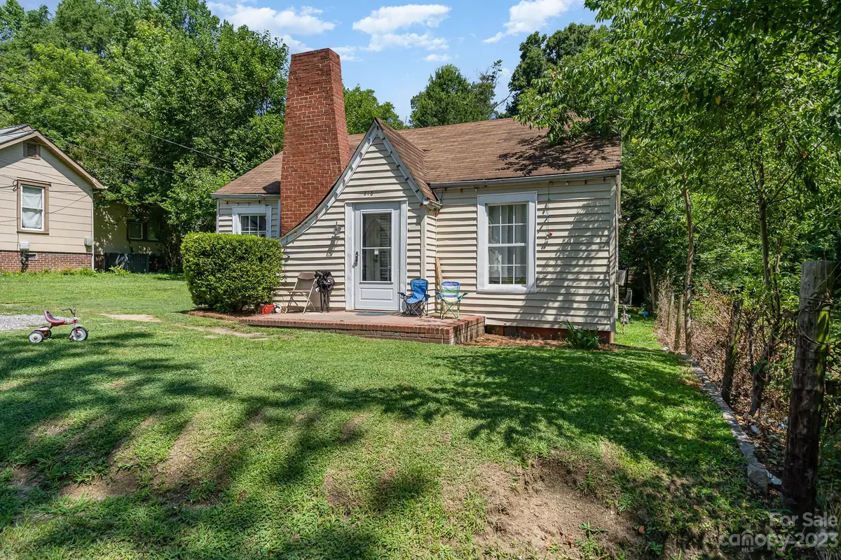 Kannapolis, NC 28083,315 Pineview ST