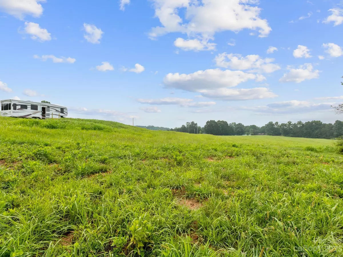 Rutherfordton, NC 28139,425 Dave Sims RD