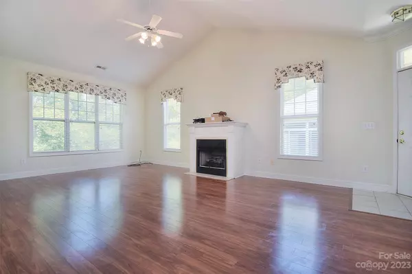 Matthews, NC 28105,3729 Oak View CT