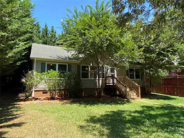 18 Marigold ST, Asheville, NC 28803