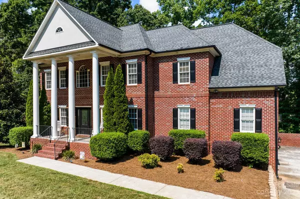 222 Lytham LN, Stanley, NC 28164
