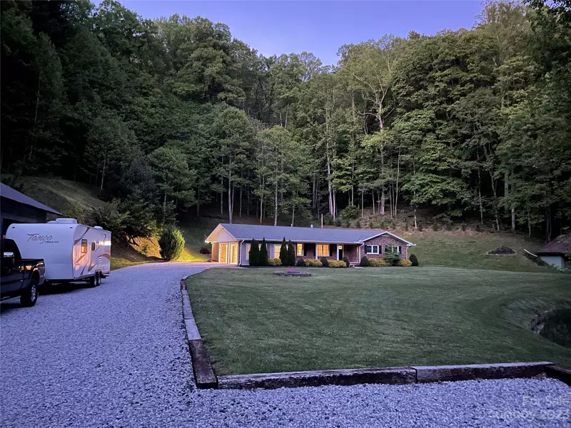 2015 S 226 HWY, Bakersville, NC 28705