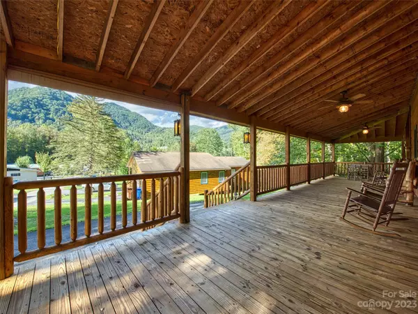 Maggie Valley, NC 28751,233 Rocky Top RD