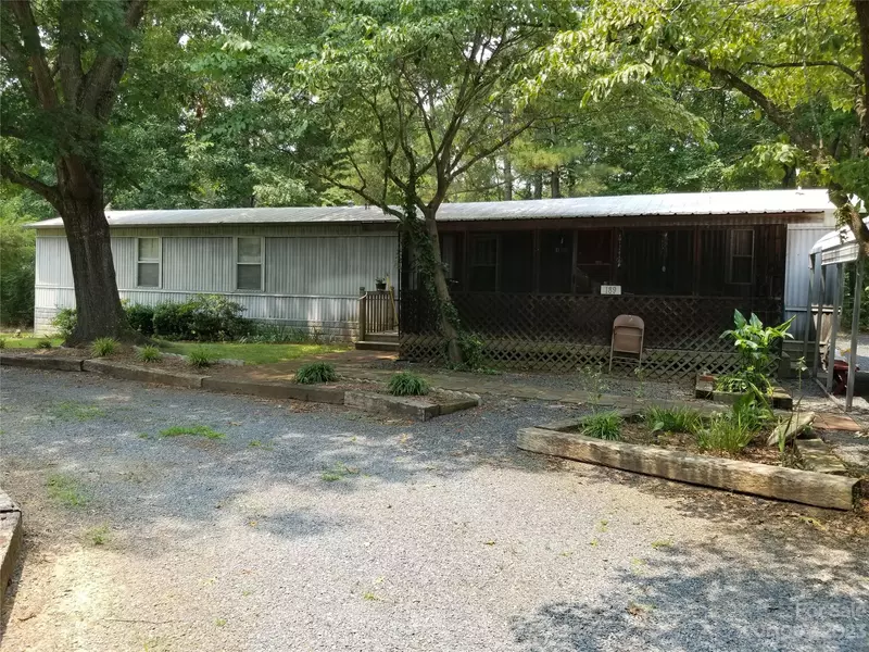 189 6th AVE, Badin Lake, NC 28127