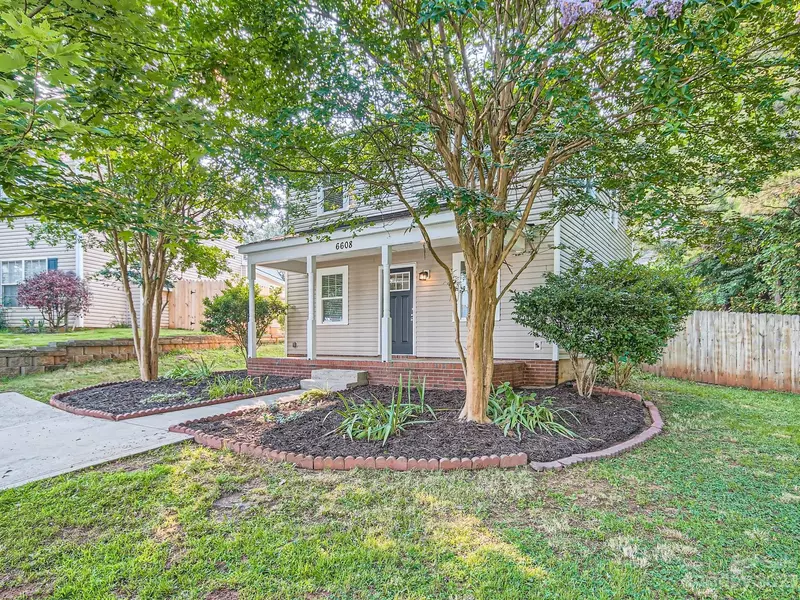 6608 Love Ridge LN, Charlotte, NC 28213