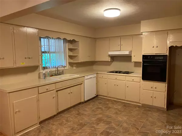 Valdese, NC 28690,800 Maria AVE