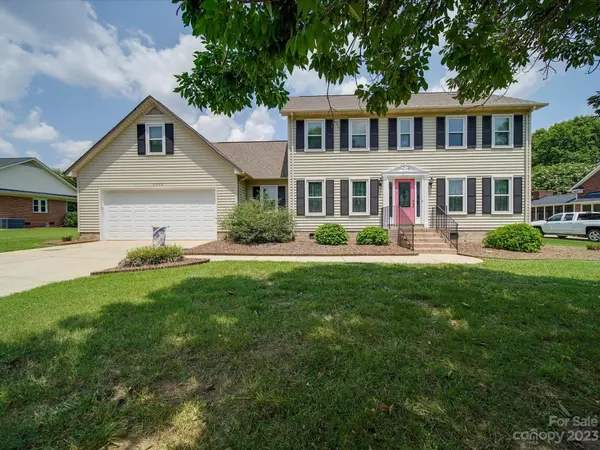 8608 Middleton CIR, Harrisburg, NC 28075