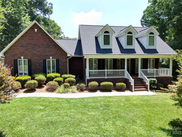 616 Red Fox TRL, Statesville, NC 28677