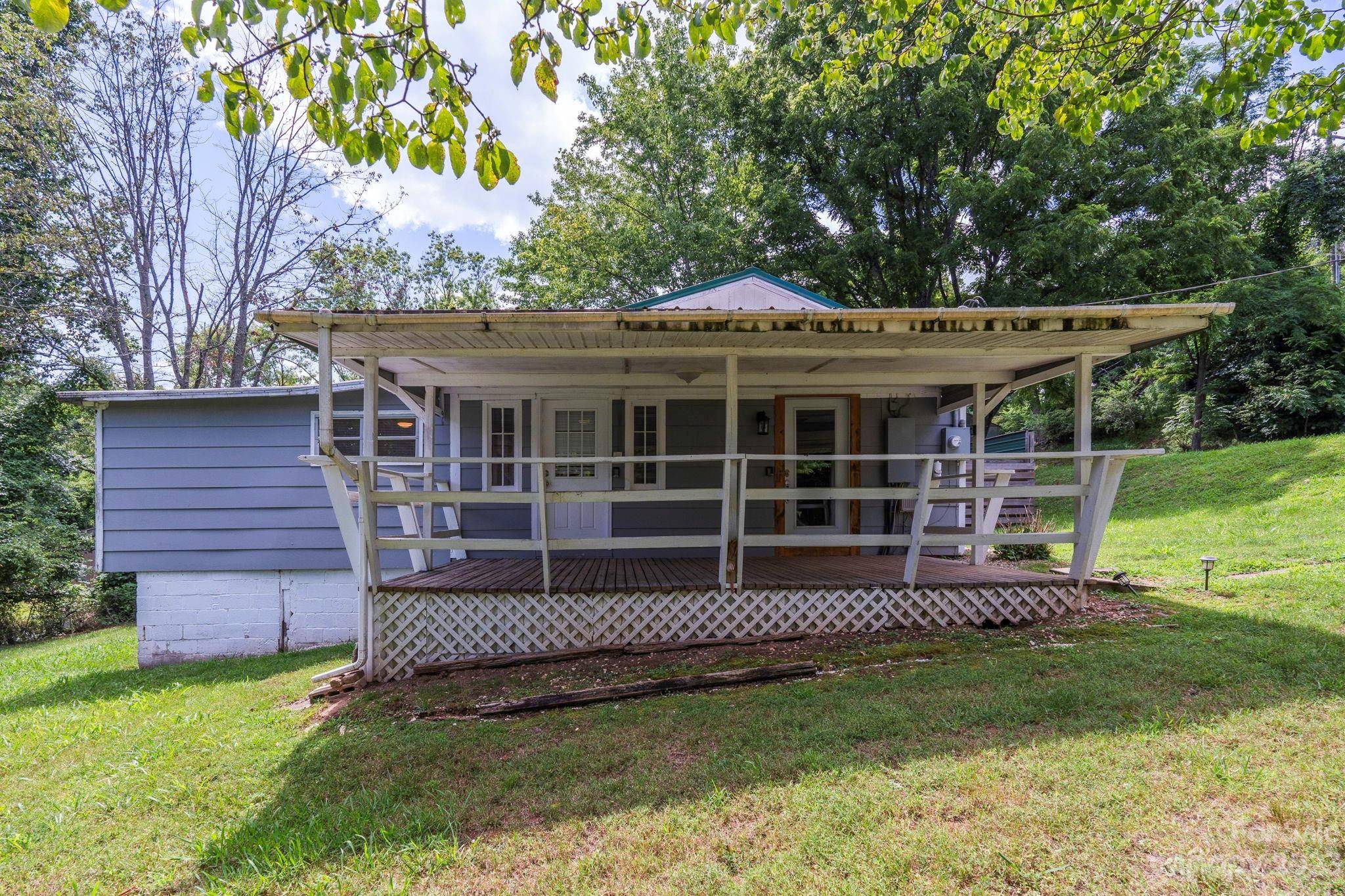 Asheville, NC 28806,648 Sand Hill RD