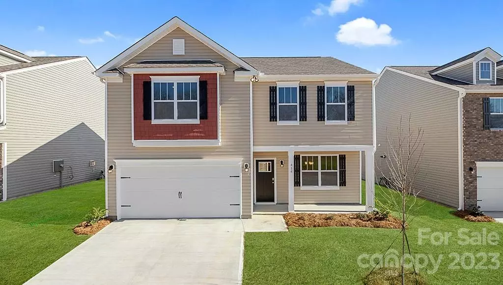 110 Marathon LN, Candler, NC 28715