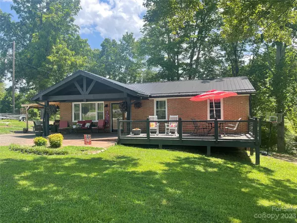 Nebo, NC 28761,124 Lonesome Pine DR