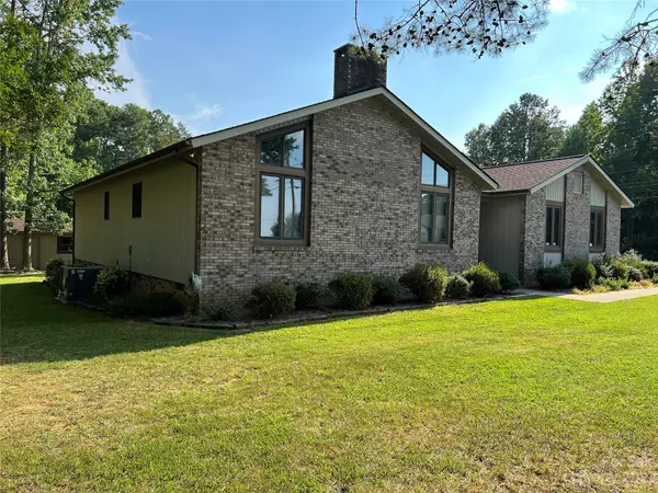 2010 Sprucewood ST, Albemarle, NC 28001