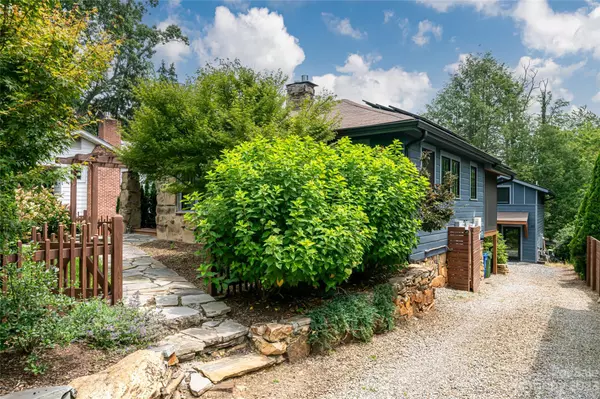 Asheville, NC 28806,58 Trotter PL