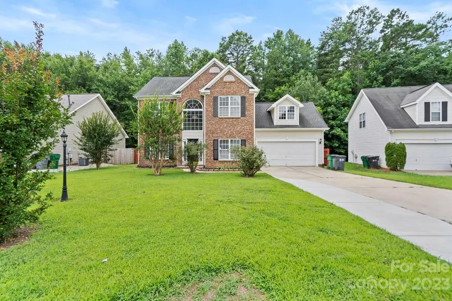 7425 Frances Irene DR, Charlotte, NC 28215