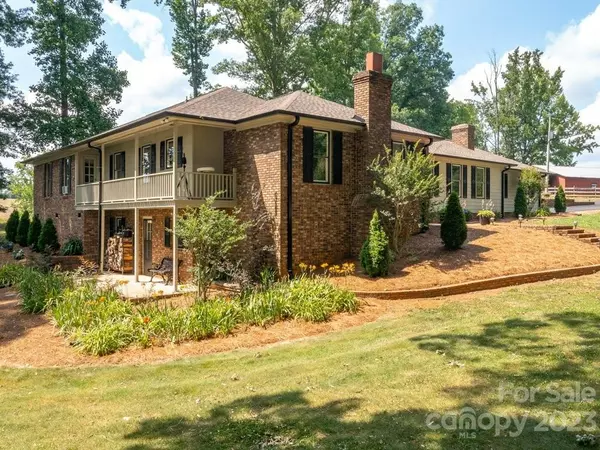 Chesnee, SC 29323,1016 Fish Camp RD