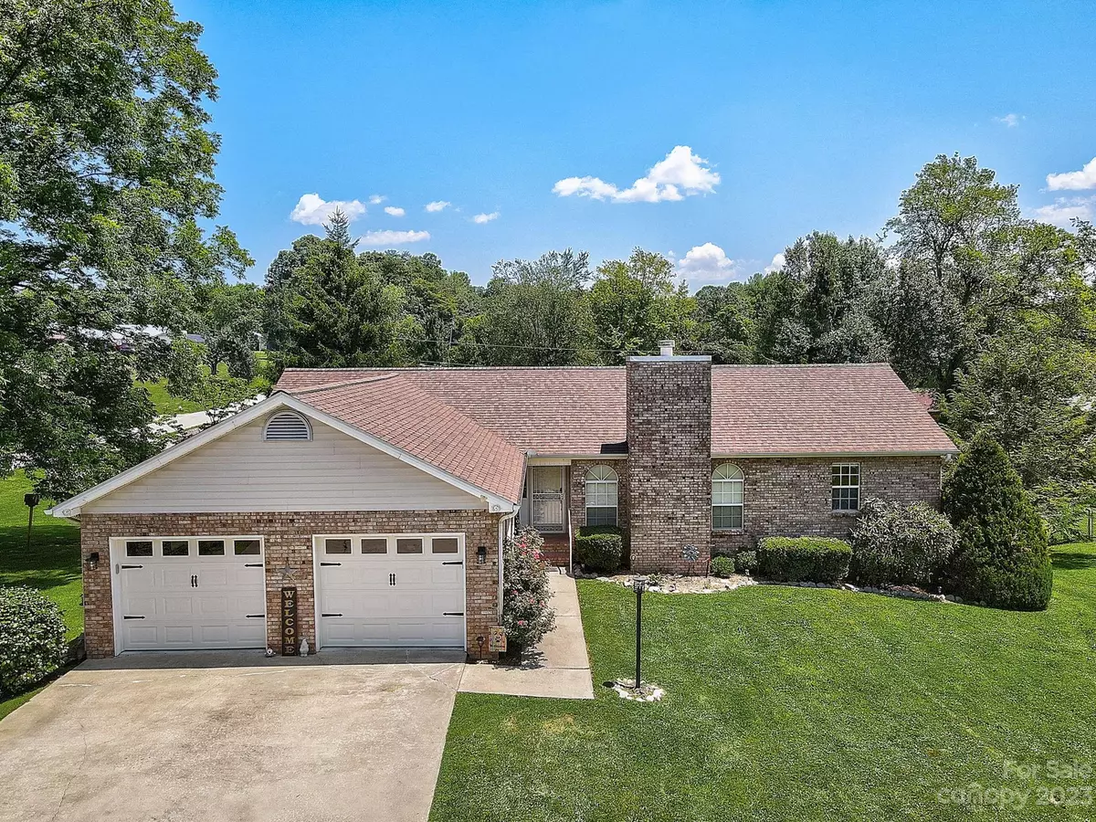 Etowah, NC 28729,10 Hillside DR E
