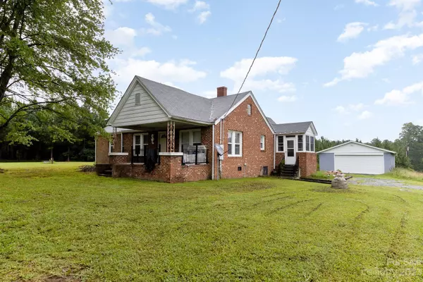 2569 Barnett RD, Mebane, NC 27302