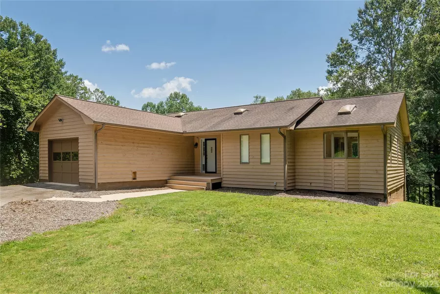 6140 Brevard RD, Etowah, NC 28729