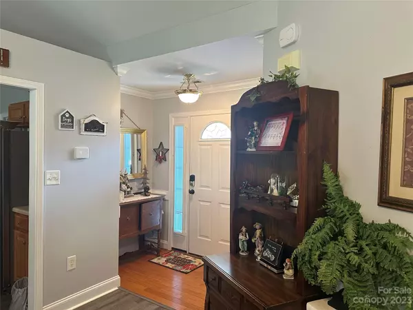 Oakboro, NC 28129,568 Scarlet Leaf LN