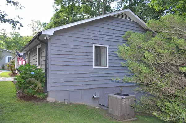 Tryon, NC 28782,685 Dogwood TRL