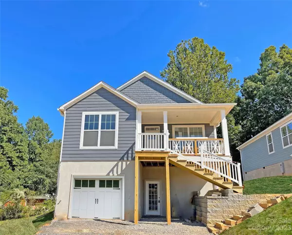 1100 Blueview DR, Black Mountain, NC 28711