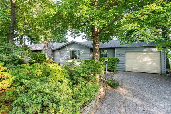 Tryon, NC 28782,1715 Hogback Mountain RD