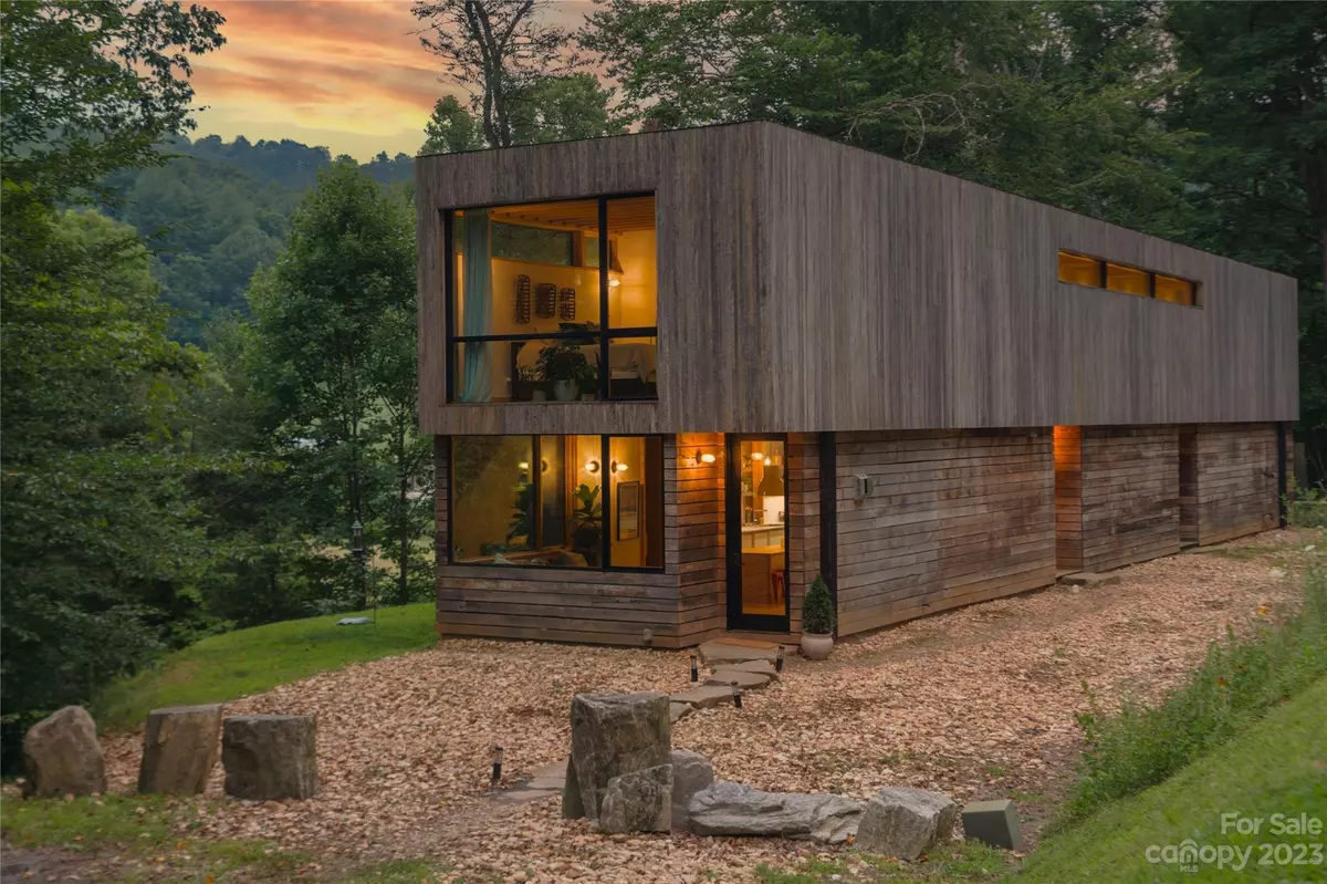 Mars Hill, NC 28754,126 Julia Cove RD