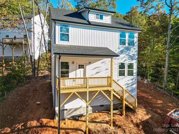 Black Mountain, NC 28711,31 Hunting Lodge DR