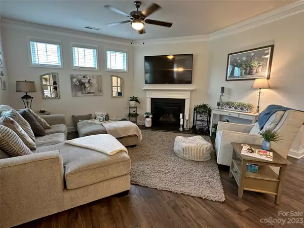 Iron Station, NC 28080,5011 Grand Champion CT