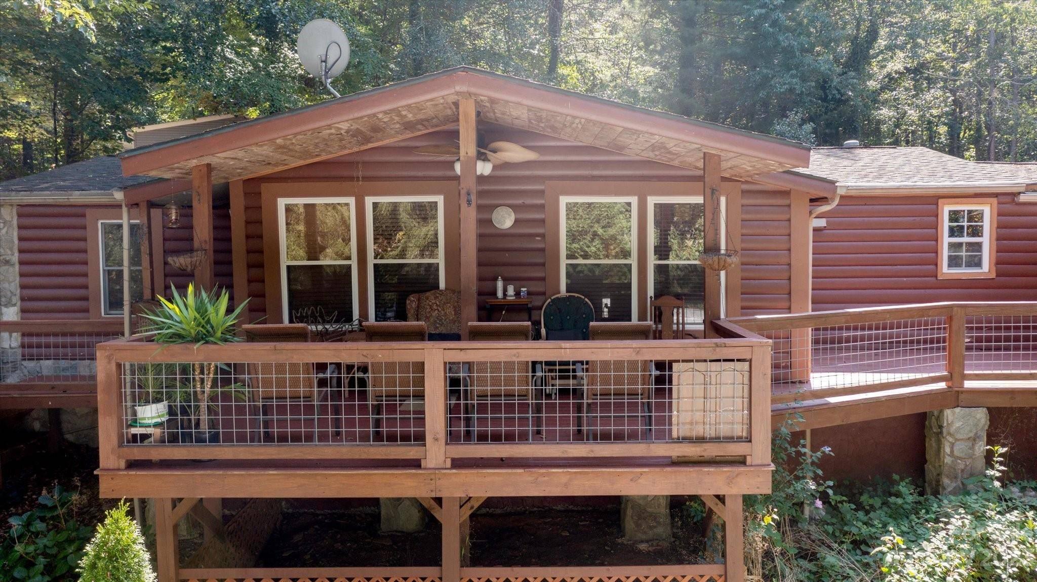 19 Timbers Edge LN, Fairview, NC 28730