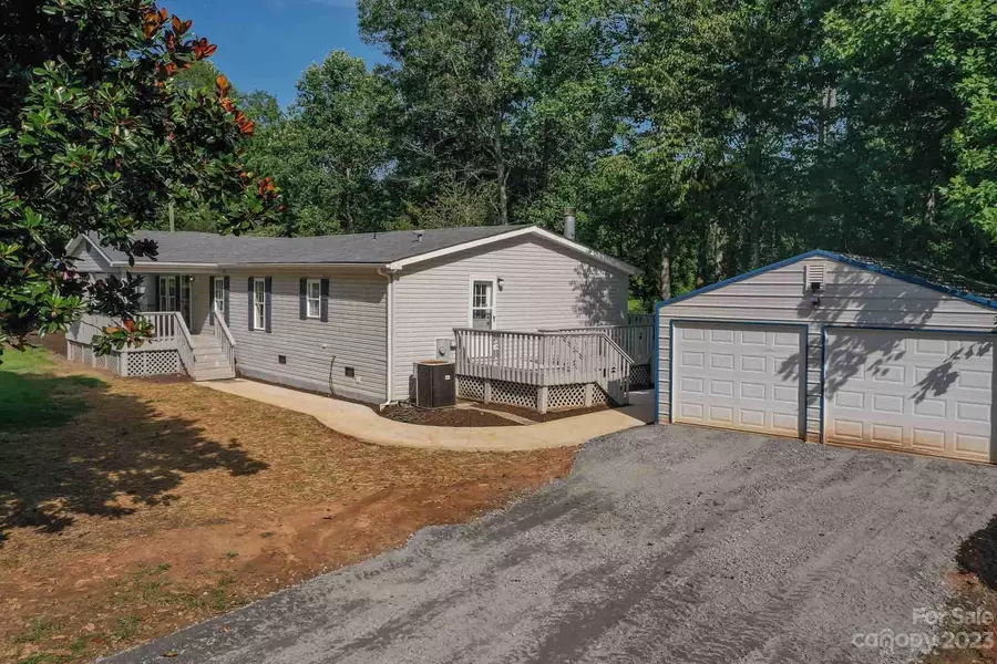 105 Harper Valley LN, Lake Lure, NC 28746