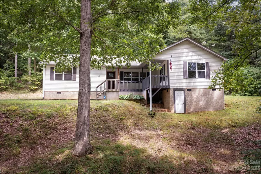 41 Bear TRL, Fairview, NC 28730